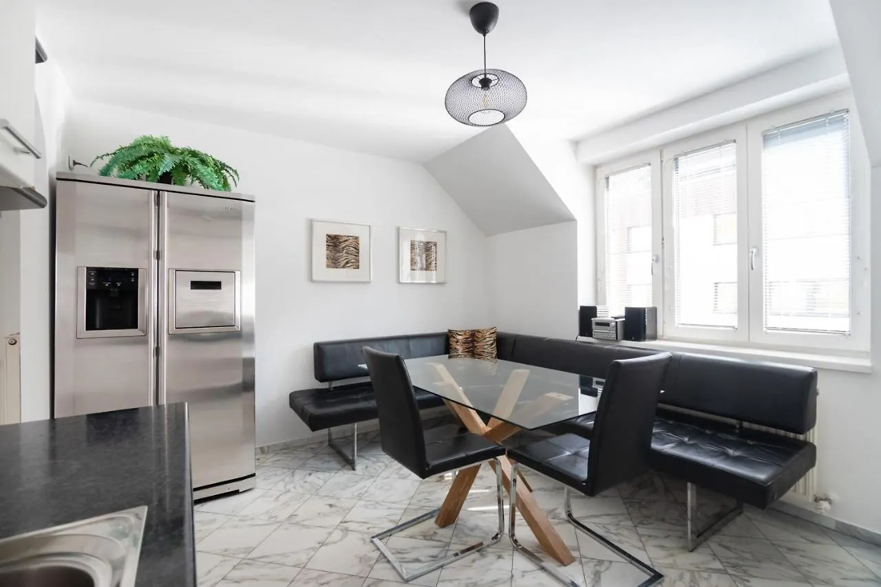 Vienna Roof Top Apartment With Terrace, Parking And Ac