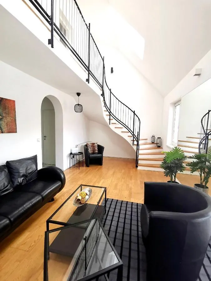 Vienna Roof Top Apartment With Terrace, Parking And Ac
