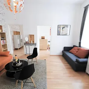 Meidling Apartment