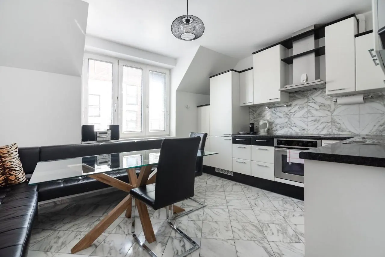 Vienna Roof Top Apartment With Terrace, Parking And Ac