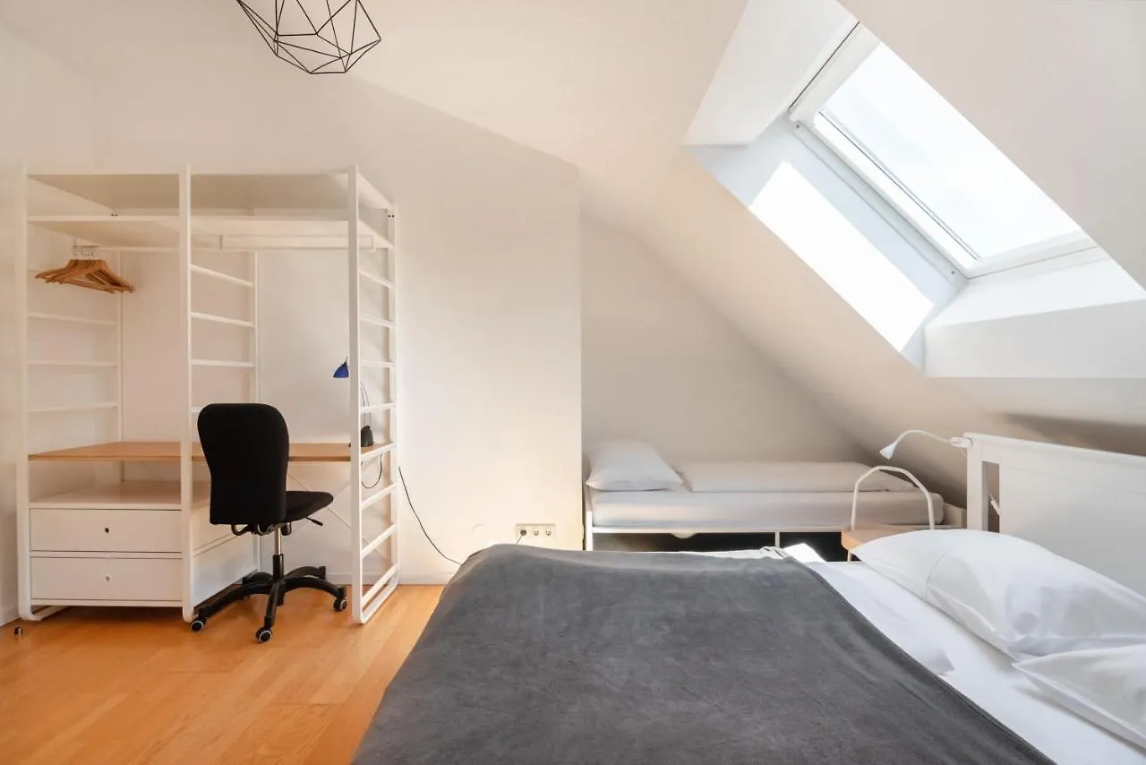 Vienna Roof Top Apartment With Terrace, Parking And Ac