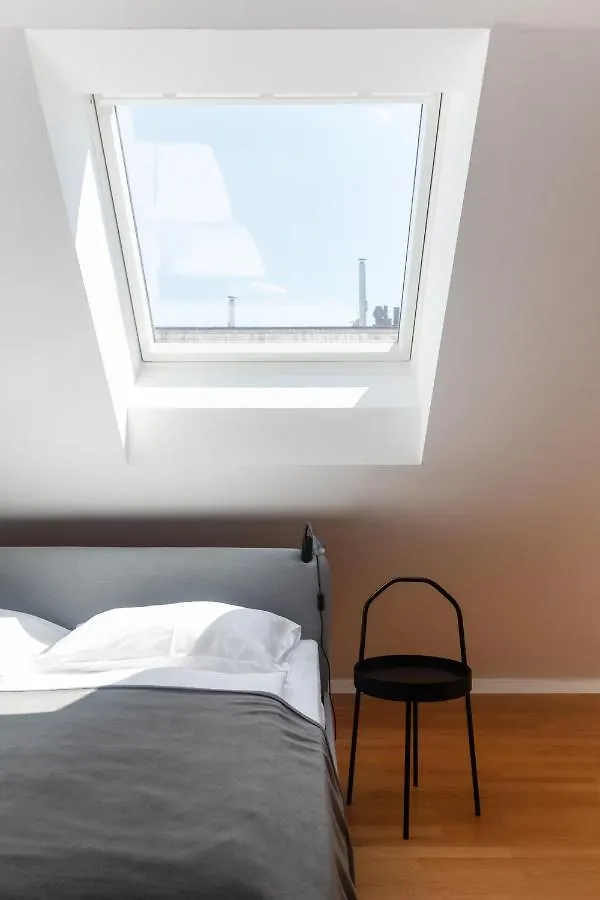 Vienna Roof Top Apartment With Terrace, Parking And Ac 0*,  Österrike