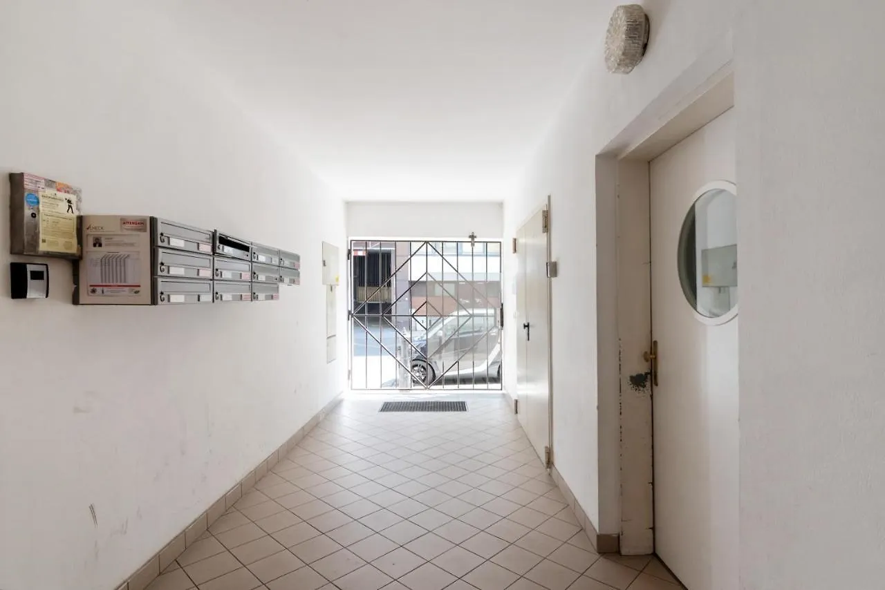 Vienna Roof Top Apartment With Terrace, Parking And Ac